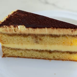 Tiramisu Cake
